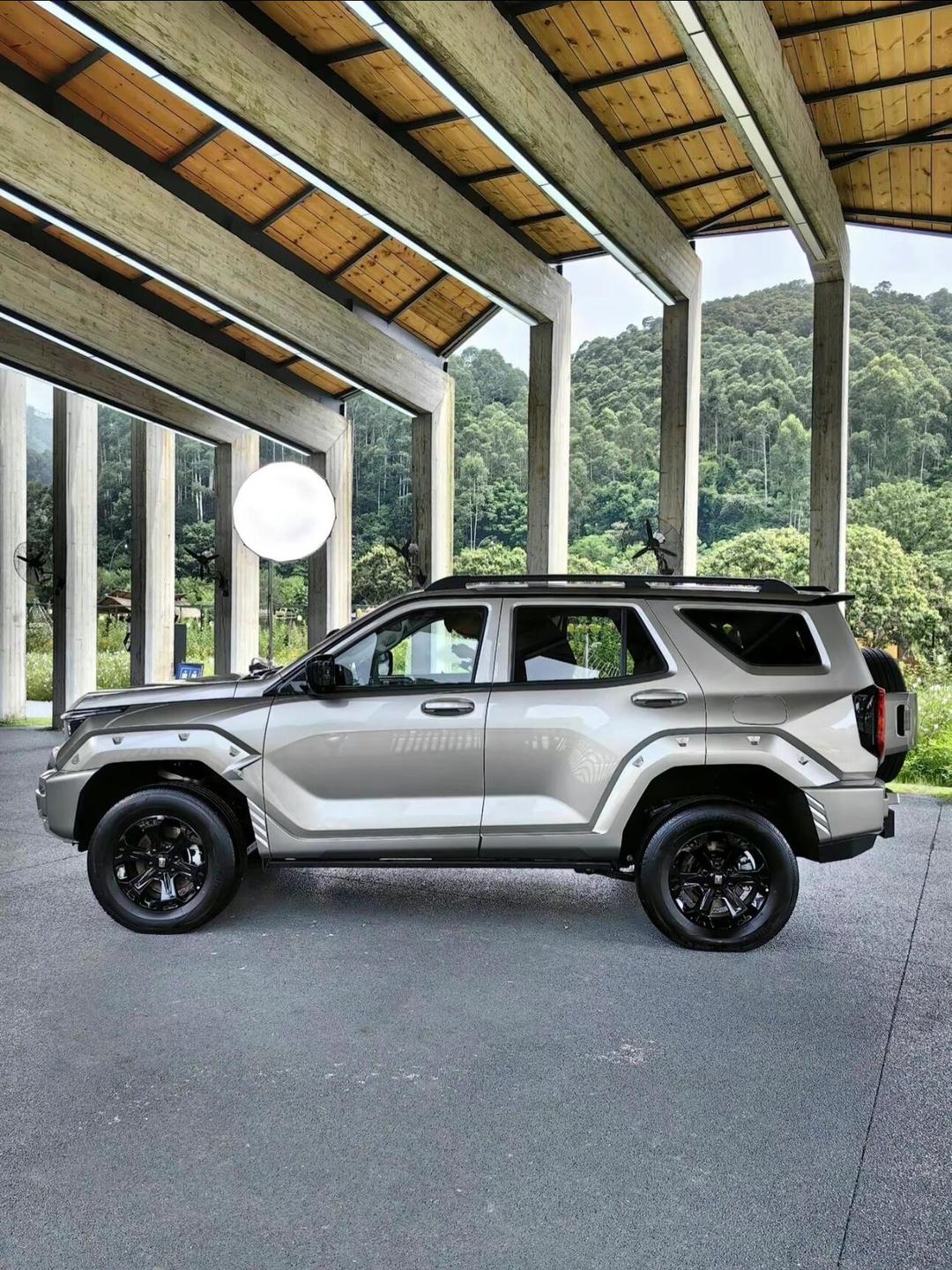 新款坦克400将11月6日上市 预售价30.98-32.98万