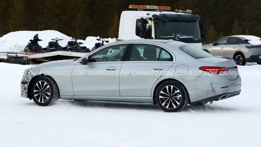 国产新款奔驰C级测试谍照曝光